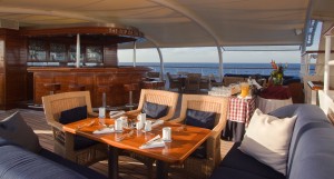 shipboard dining
